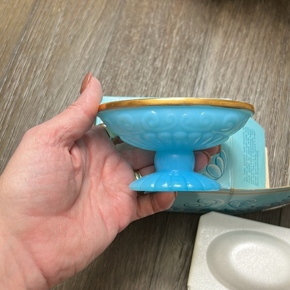 Vintage Avon Bristol Blue Collection Soap Dish Imperial Garden Fragranced Soap - Picture 2 of 6